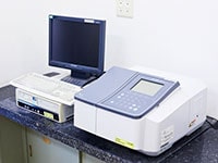 Ultraviolet and visible absorption spectrophotometer